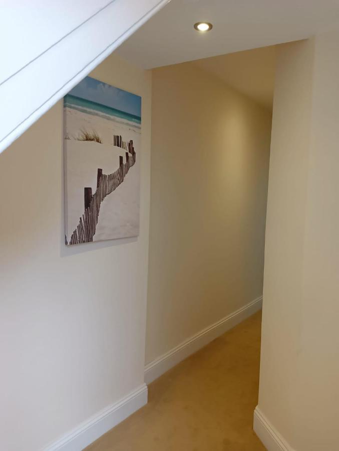 Catherine Street Apartment *